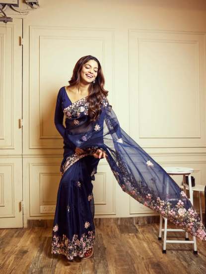 Pooja Sawant Purple Tissue Silk Saree
