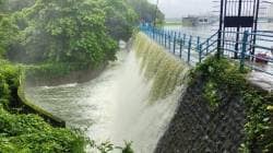 पवई तलाव भरून वाहू लागला