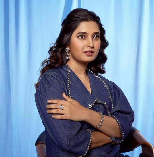 Prajakta Mali Blue Bodycon Dress Look