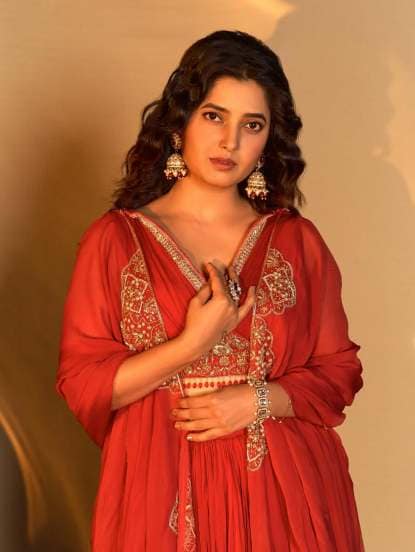 Prajakta Mali Glamorous Look