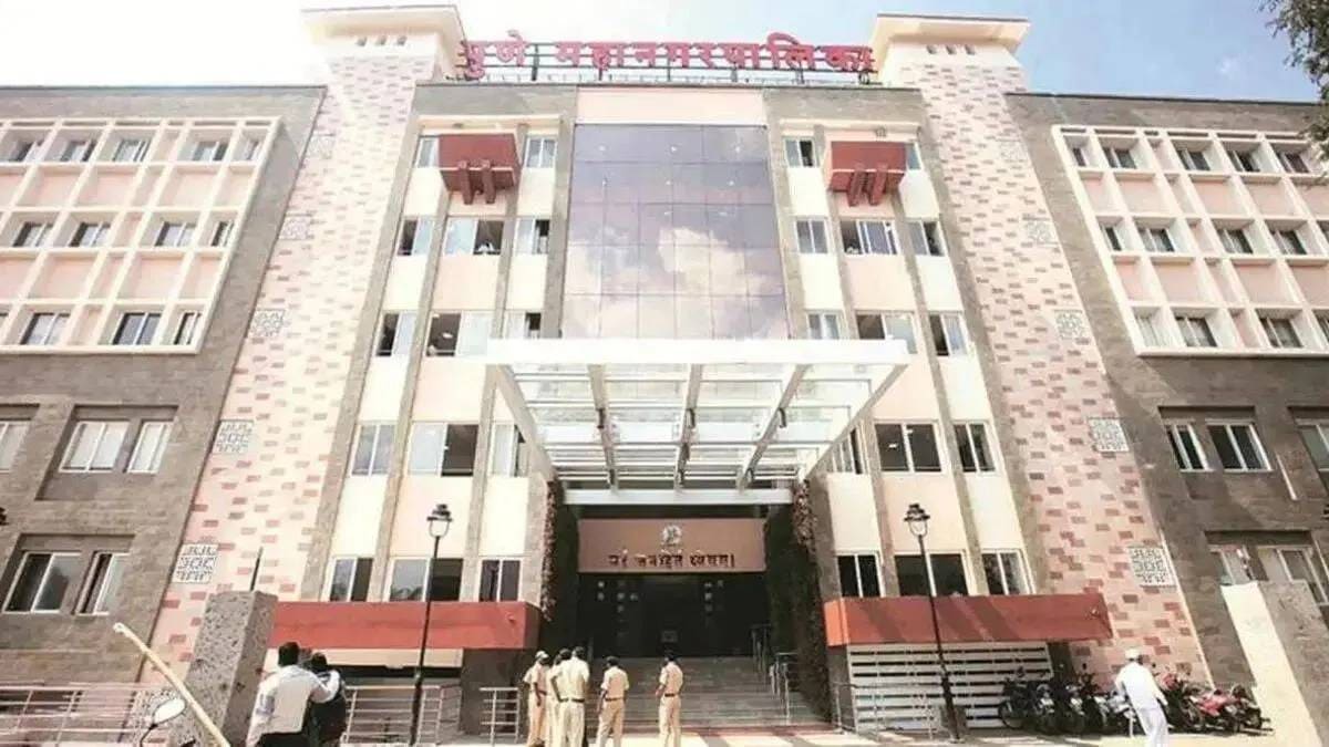 Pune health chief issues notice to two municipal officials