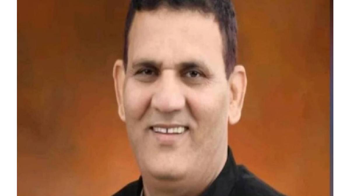 Pyare Khan has said that he will complain to Chief Minister Devendra Fadnavis