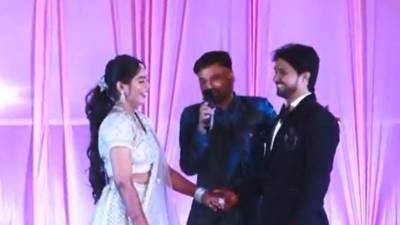 “राजा भाई तुम तो गये”, लग्नाआधीच्या कार्यक्रमात अँकर गंमतीने जे म्हणाला तेच ठरलं खरं!