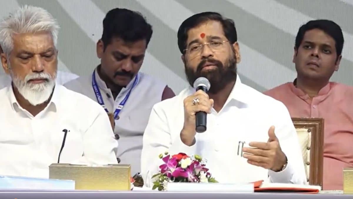 Eknath Shinde addressing media during Samruddhi Mahamarg inauguration