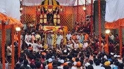 किल्ले रायगडावर आज तिथीनुसार शिवराज्याभिषेक दिन…हजारो शिवभक्त रायगडी दाखल…आकर्षक फुलांनी सजवली मेघडंबरी …