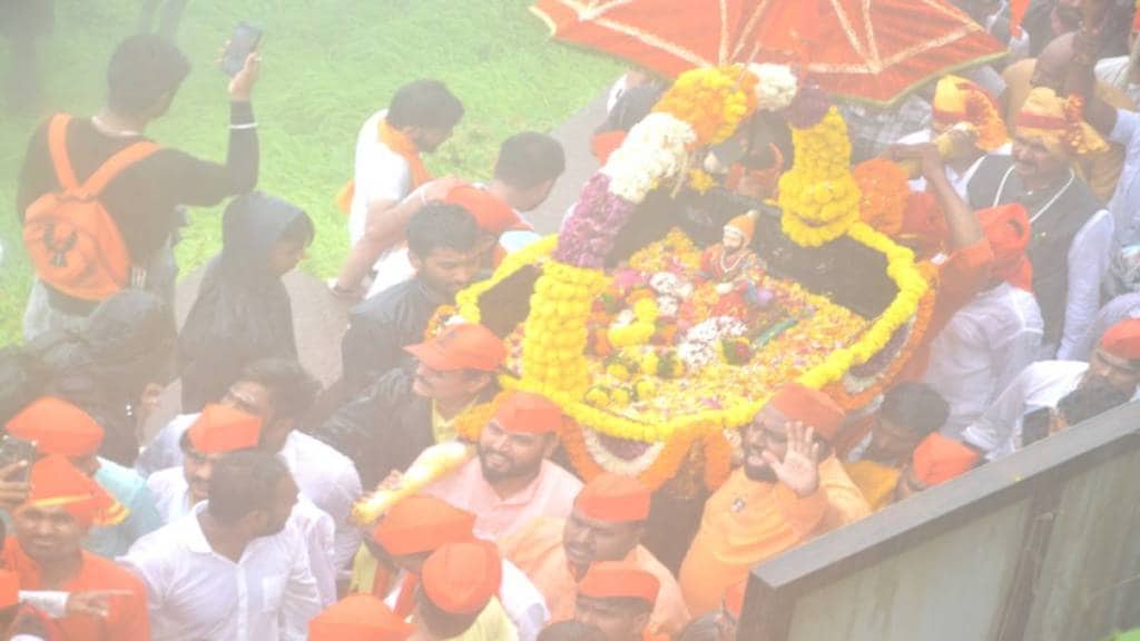 Shivrajyabhishek and chhatrapati sambhaji maharaj Jayanti celebrated at Sinhagad fort by VHP