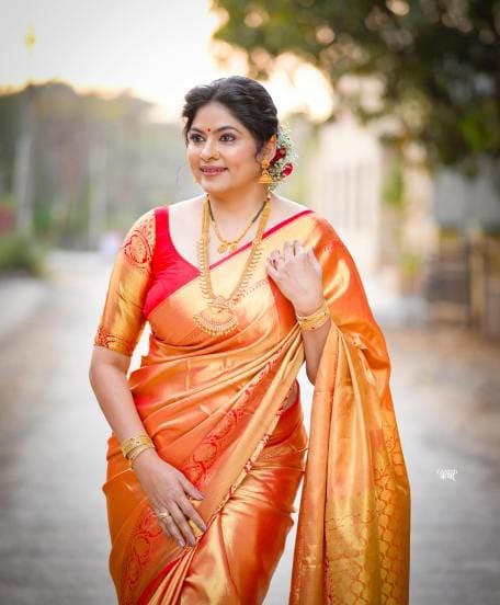 Shweta Shinde Devmanus Madhla Adhyay