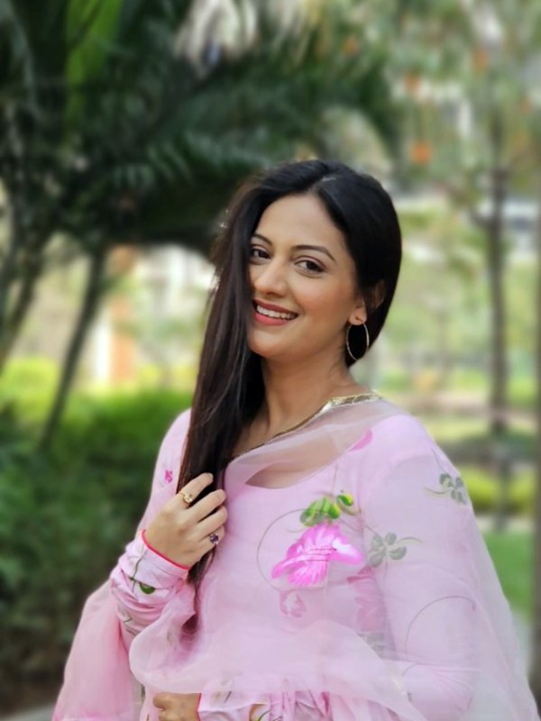 Tejashri Pradhan Pink Dress Reel