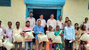 The distribution of rice seeds was inaugurated by Manoj Ranade through the Palghar Agriculture Departmen