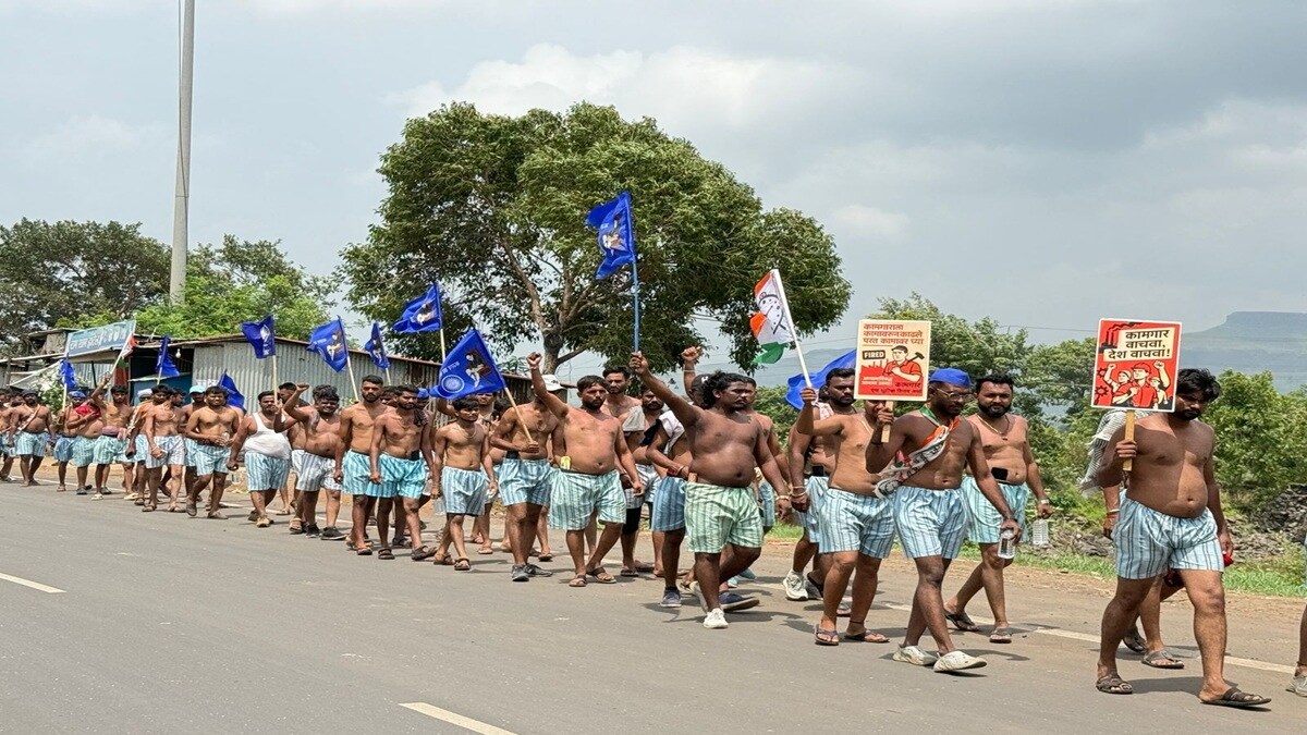 Workers march to Mumbai , Workers halts Kasara Ghat,