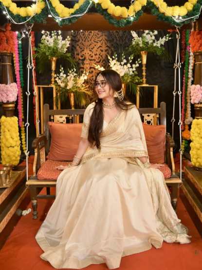 'बडे अच्छे लगते है' ही मालिका नेहमीच प्रेक्षकांच्या पसंतीस उतरली आहे आणि आता शिवांगी जोशीच्या आगमनाने या मालिकेबद्दलची उत्सुकता आणखी वाढली आहे.