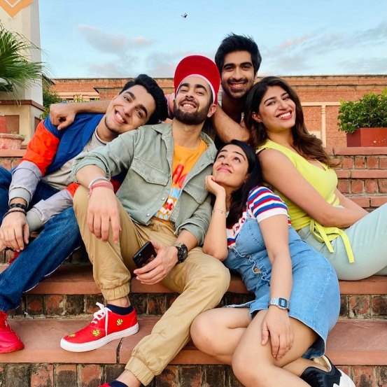 'कॉलेज रोमान्स' ही एक लोकप्रिय सीरिज आहे. ही सीरिज करण, बग्गा आणि राघव या तीन मित्रांची कॉलेज जीवनातील मैत्री, प्रेम आणि गैरसमजांवर आधारित आहे. ही सीरिज पाहिल्यानंतर तुम्हाला तुमचे कॉलेजचे दिवस नक्कीच आठवतील (फोटो सौजन्य : इन्स्टाग्राम)