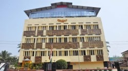 रायगड जिल्ह्यातील ३८९ इमारती धोकादायक, प्रशासनानं घेतला मोठा निर्णय…