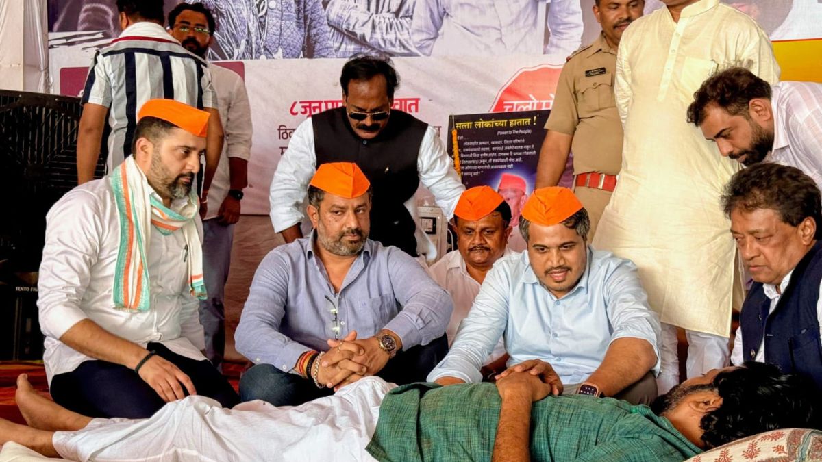 amravati mozari bacchu kadu hunger strike rohit pawar warning to mahayuti government
