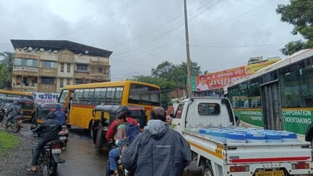 badlapur flyover traffic jam delays school students for first day of school