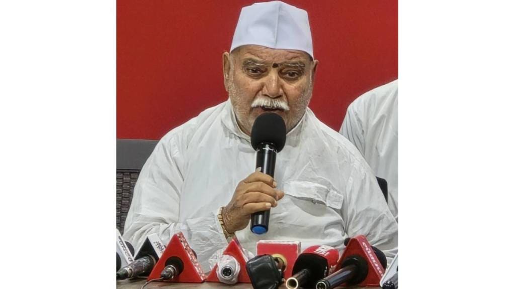 Bandatatya demanded action from Fadnavis on warkaris issue