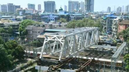 Mumbai Carnac bridge awaits green signal from railways