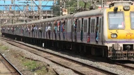 tumultuous journey on the third and fourth lines Passengers between Kalyan and Badlapur await expansion
