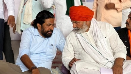 Rakesh Tikait supports bachchu kadu s agitation