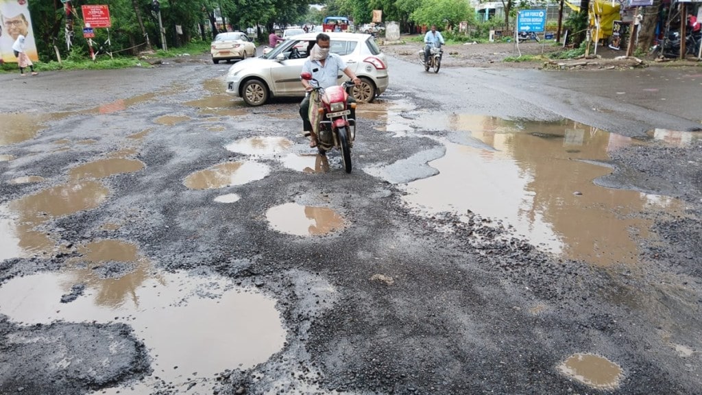 nashik road potholes