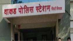 आरोपींच्या सुटकेनंतर फिर्यादींचा ठाण्यासमोर ठिय्या