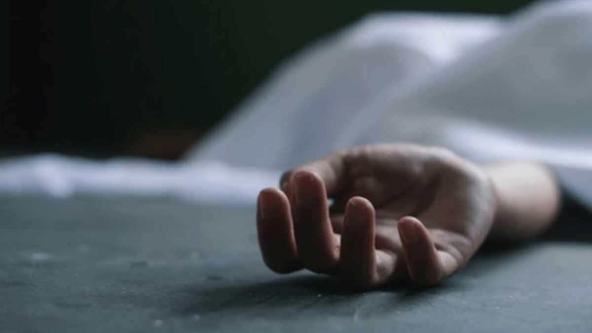 crane operator dies in Dombivli news in marathi