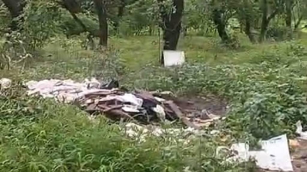 Aarey area ​​Goregaon elderly woman suffering from a serious illness dumped in the garbage by her own grandson