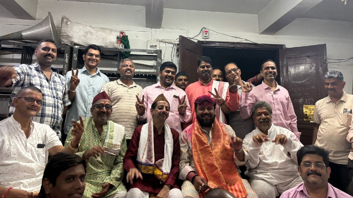 Faction in Nashik Purohit Sangh
