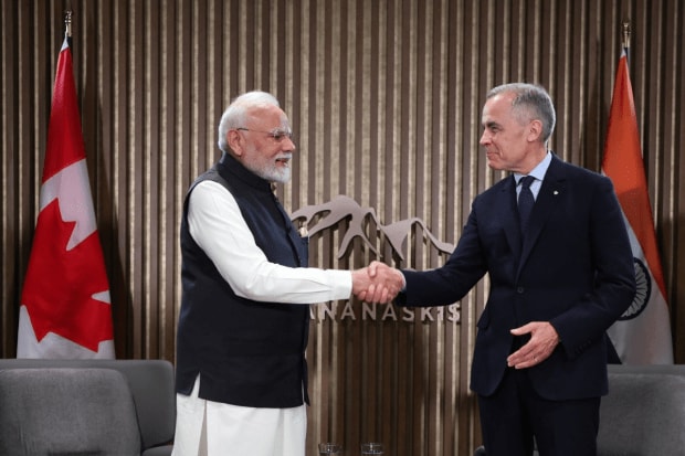 पंतप्रधान नरेंद्र मोदी आणि कॅनडाचे पंतप्रधान मार्क कार्नी यांनी भारत-कॅनडा संबंधांचे महत्त्व अधोरेखित केले. २०२३ नंतर प्रथमच दोन्ही देशांमध्ये नवीन उच्चायुक्ताची नियुक्ती झाली आहे. (छायाचित्र स्रोत - X)
