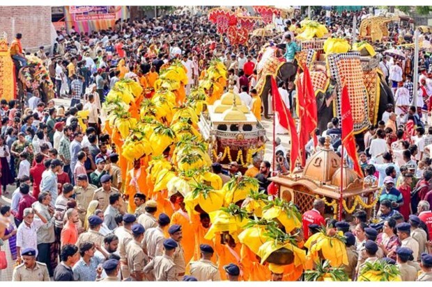 साबरमतीच्या किनारी जल यात्रा उत्सव – ११ जून रोजी अहमदाबादमध्ये भाविकांच्या सहभागाने रंगला भक्तीचा अद्भुत सोहळा! (प्रतिमा स्रोत: पीटीआय)