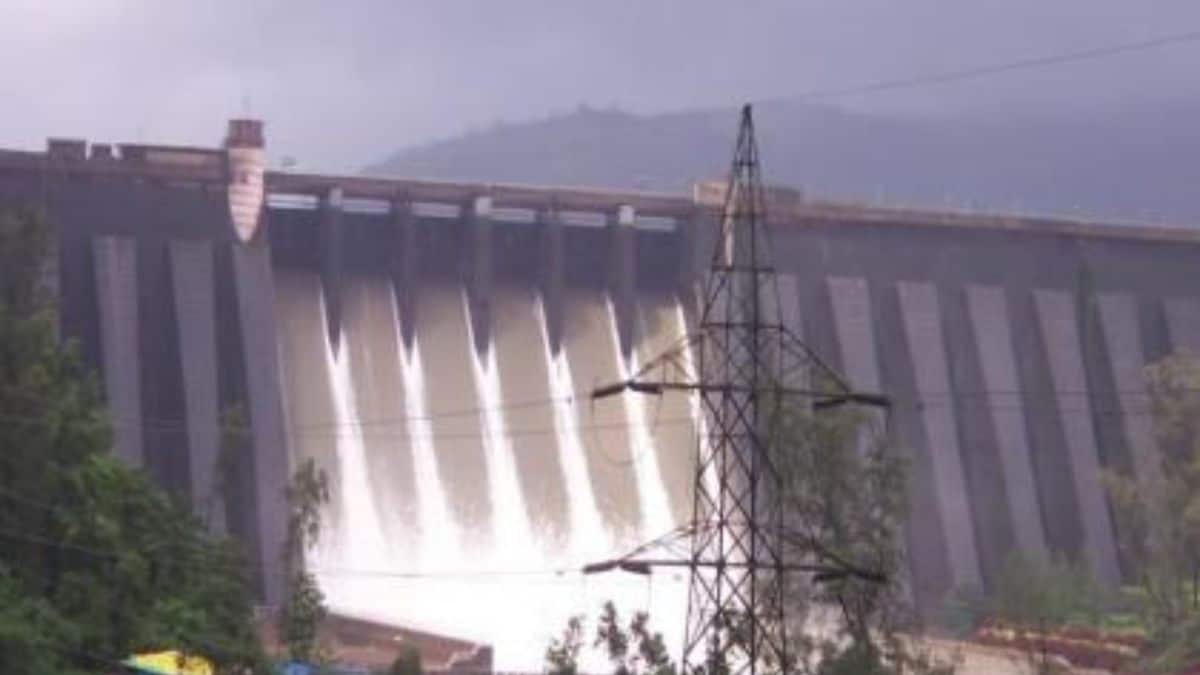 Maharashtra state government financial benefits Koyna Dam hydroelectric project