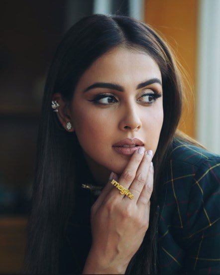 जिनिलीयाचे हे मनमोहक हास्यावर चाहतेही फिदा झाले आहेत. (फोटो : इन्स्टाग्राम)