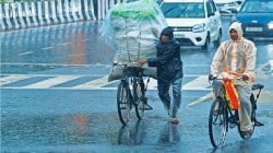 Mumbai Rain Updates: रस्त्यांवर तळी, वाहतुकीची कोंडी