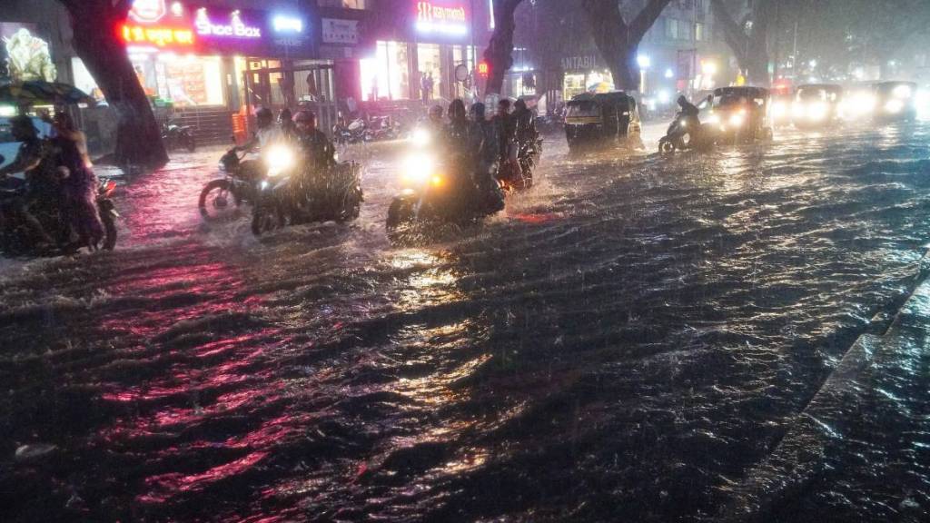 Mumbai rain news in marathi