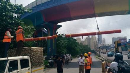 height barrier near Majiwada flyover Thane city hanging condition Nashik Mumbai highway