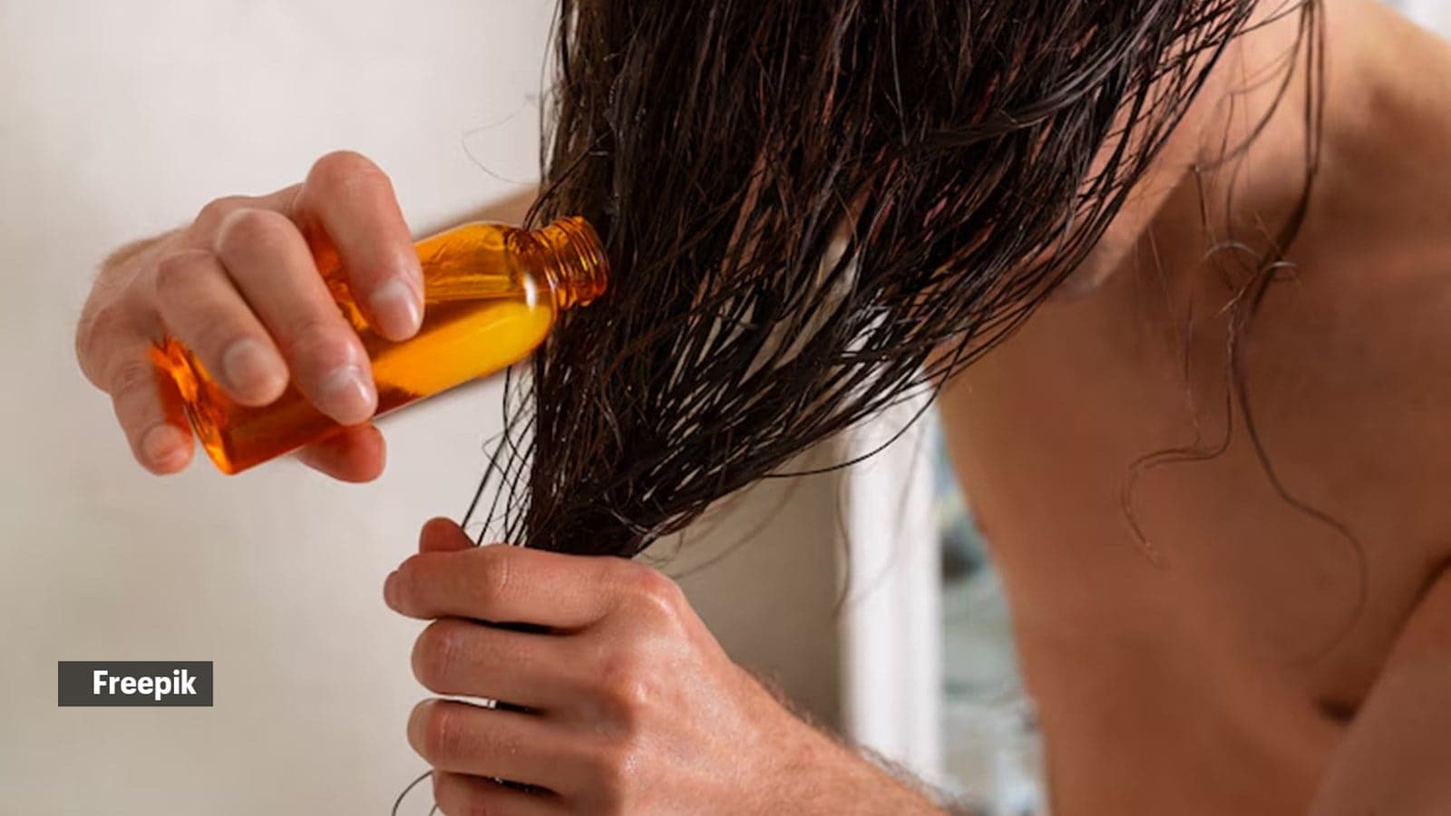 Siddhant Chaturvedi hair oiling