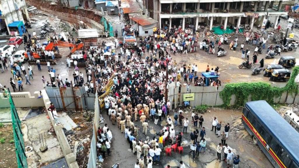 Mumbra illegal construction news in marathi