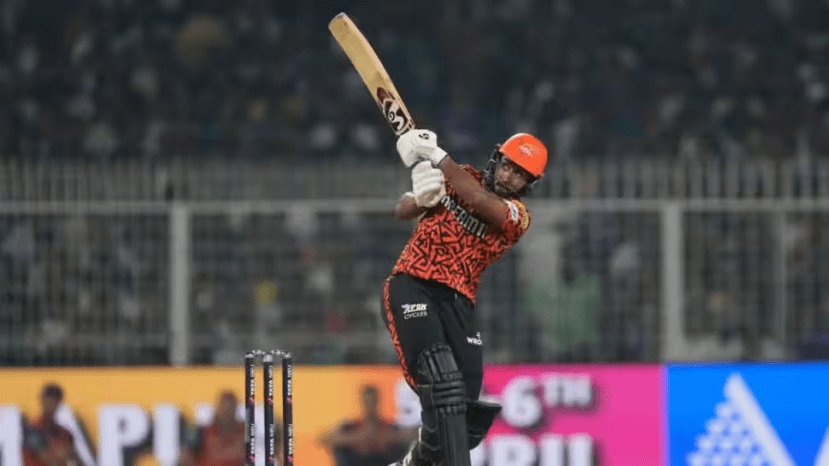 आयपीएल २०२५ परफेक्ट कॅच ऑफ द सीझन – कमिंदू मेंडिस- १० लाख (Photo: IPL/Social Media)