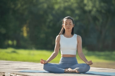 ध्यान करा(Meditate) (सौजन्य - फ्रिपीक)