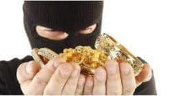 रेल्वे प्रवासी ज्येष्ठ महिलेचे साडेचार लाखांचे दागिने लंपास