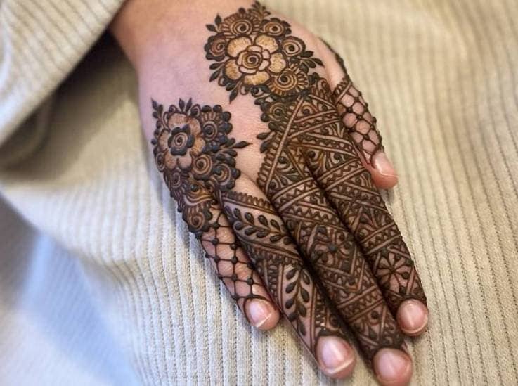 mehndi in office