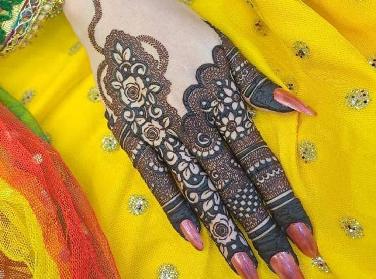 latest simple mehndi designs