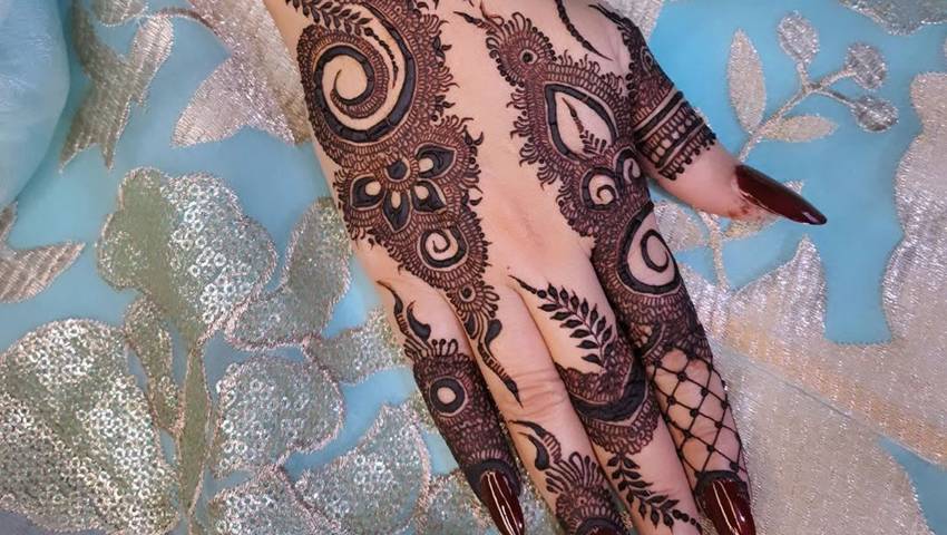 mehndi for a unique look