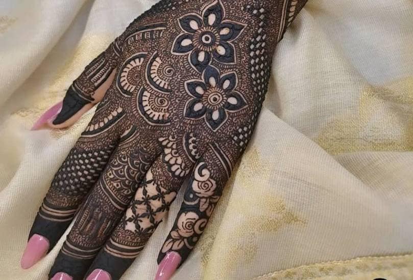 easy mehndi designs 2025