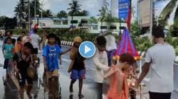 देव फक्त हेच पाहतो..! भरपावसात चिमुकले निघाले ‘जगन्नाथ रथ यात्रा’ घेऊन; VIDEO बघून भारावून जाल