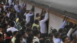 Mumbai Train Accident : मध्य रेल्वे मार्गावर पाच जणांचा मृत्यू; मुंबईकरांच्या ‘नरक यातना’ सांगणारी २० वर्षांची आकडेवारी काय?