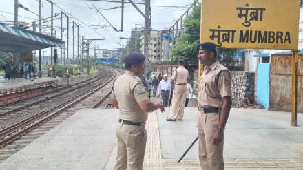 mumbra local train accident investigation railway coach moved in Kalwa carshed