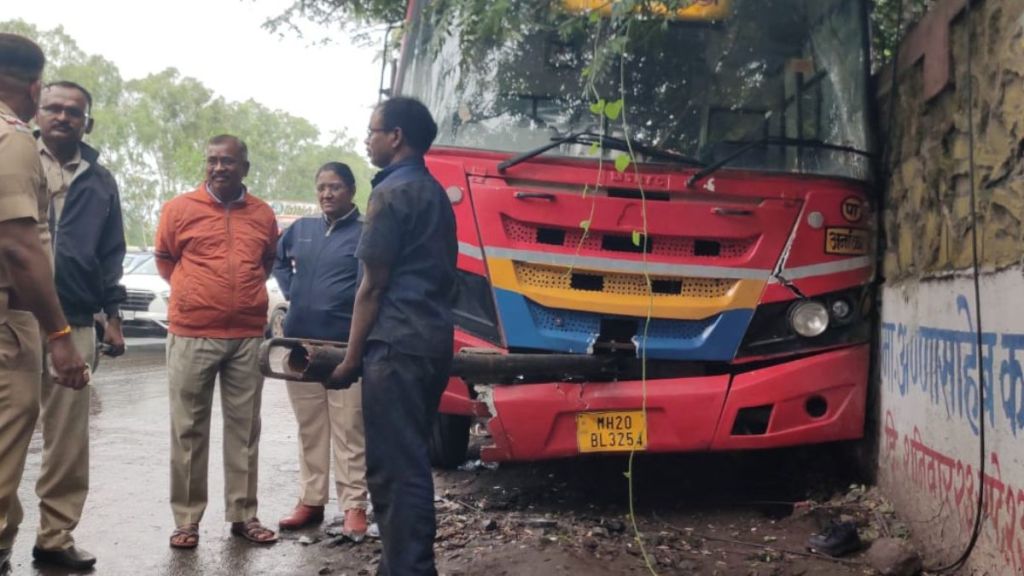 nashik gandhinagar ST bus bike collision Two people died in accident