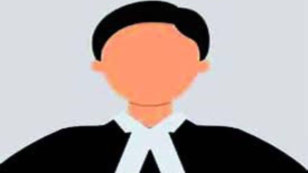 pune fake lawyer fraud divorce extortion case