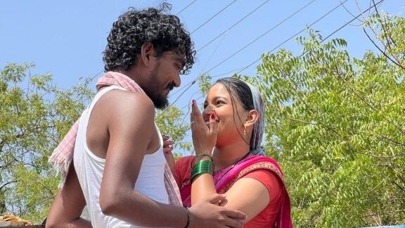 rajeshwari kharat somnath awgahde romantic photos (1)